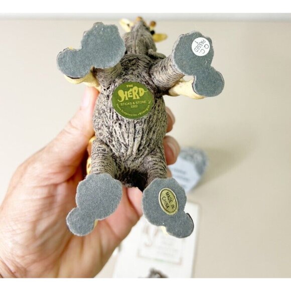 The Herd "Sticks and Stones" Giraffe & Elephant Martha Carey- No Orig Box-EUC - Picture 3 of 7